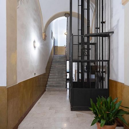 Lussuoso Appartamento Nel Cuore Del Centro Storico Bologna Kültér fotó